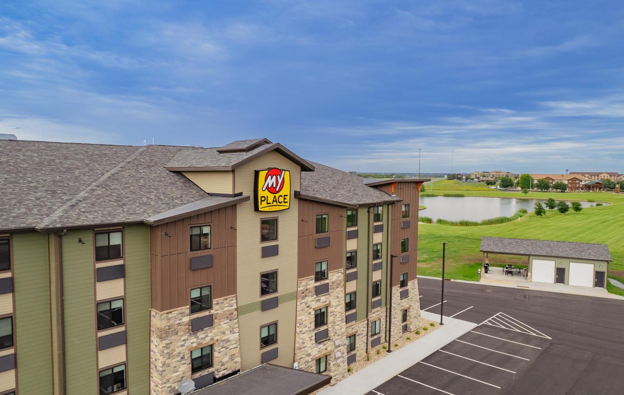 My Place Hotel-Mitchell Sd Esterno foto