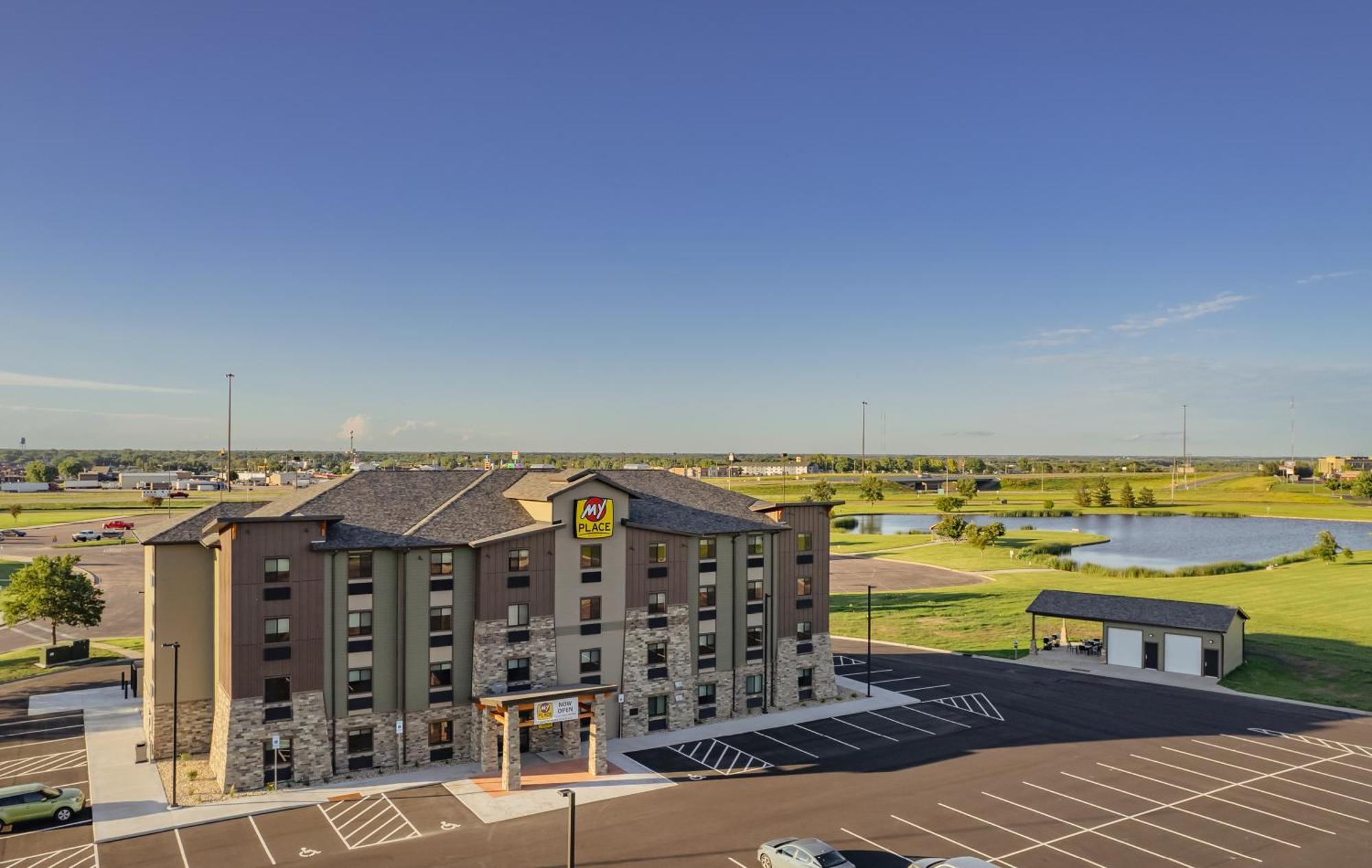 My Place Hotel-Mitchell Sd Esterno foto